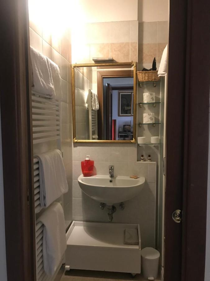 In A Lovely Garden Biennale Flat Венеция Екстериор снимка