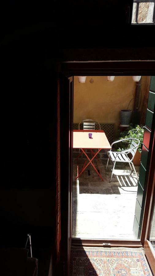 In A Lovely Garden Biennale Flat Венеция Екстериор снимка