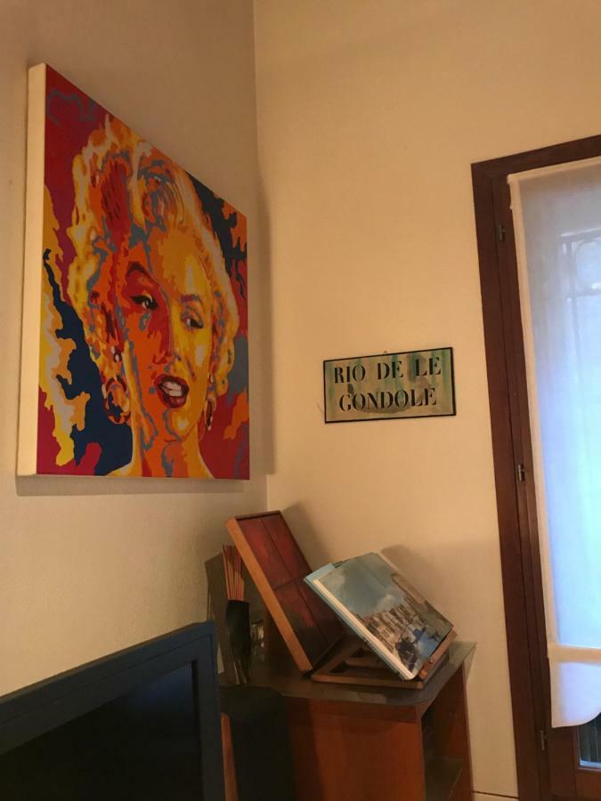 In A Lovely Garden Biennale Flat Венеция Екстериор снимка